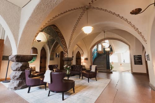 Home Hotel Jugend, Lobby