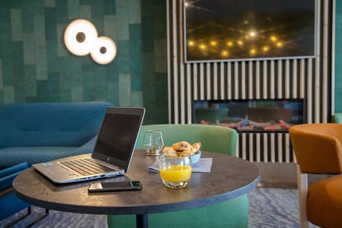 Mercure Cavaillon Hotel, Lobby sitting area