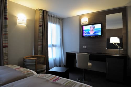 Holiday Inn Paris - Montmartre by IHG, Room