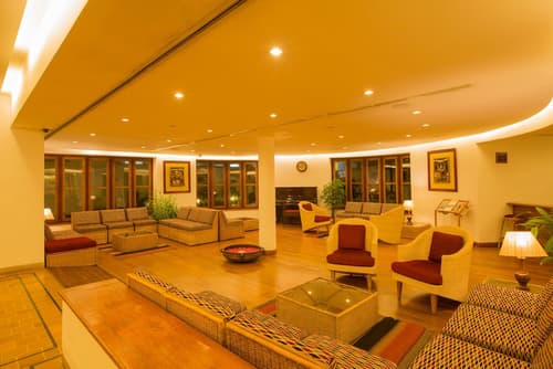 Casino Hotel - Cgh Earth, Cochin, Lobby sitting area