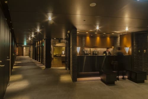Hotel Granvia Osaka, Interior entrance
