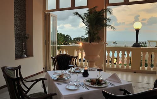 Polana Serena Hotel, Dining