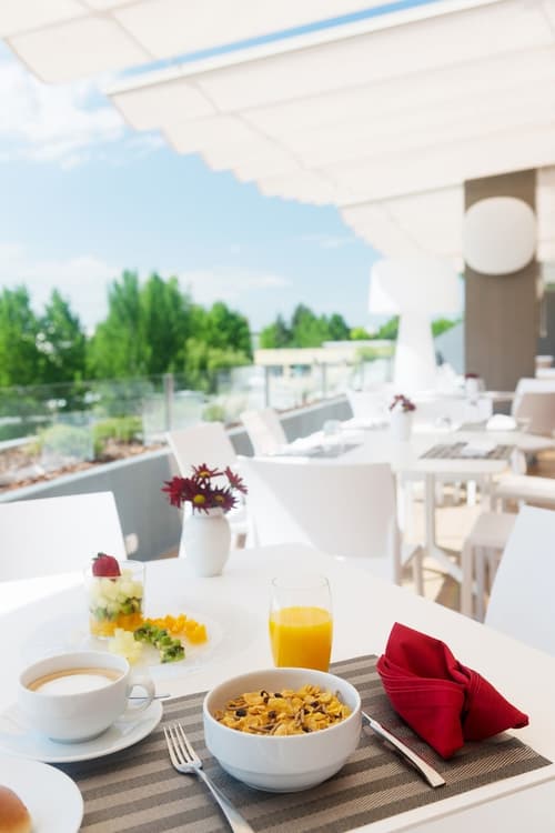 Hotel Coimbra Aeminium, Affiliated by Meliá, Outdoor dining