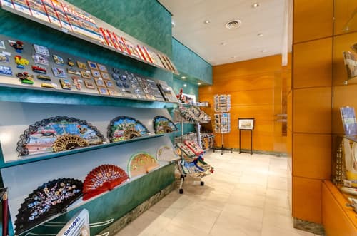 Hotel Roma, Gift shop