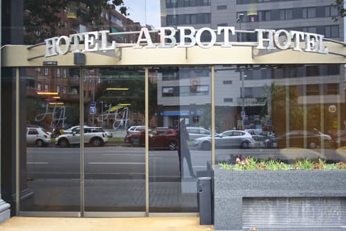 Hotel Abbot, Property entrance