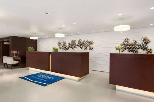 Ramada by Wyndham Colombo, Lobby