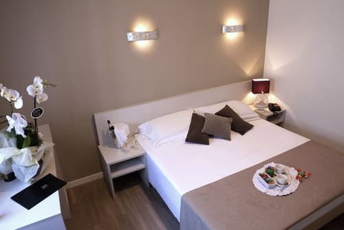 Hotel Mennini, Primary image