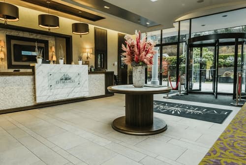 Everglades Hotel, Lobby