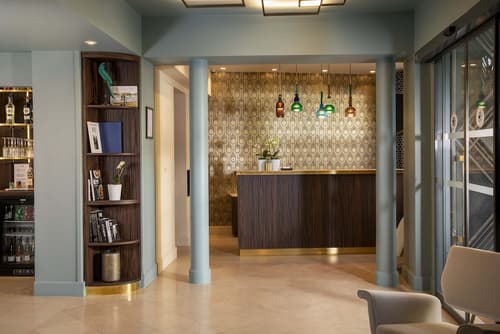 Hotel Aiglon, Reception