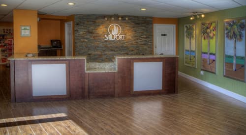 Sailport Waterfront Suites, Reception
