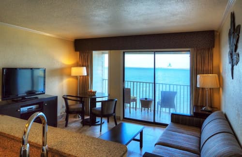 Sailport Waterfront Suites, Room