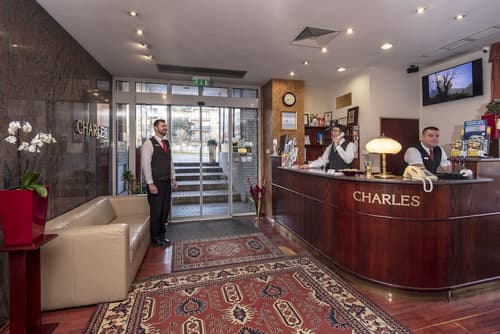 Hotel Charles, Reception