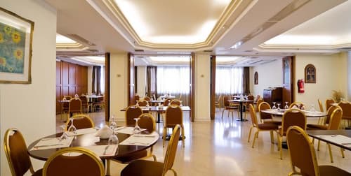 Vergina Hotel, Dining