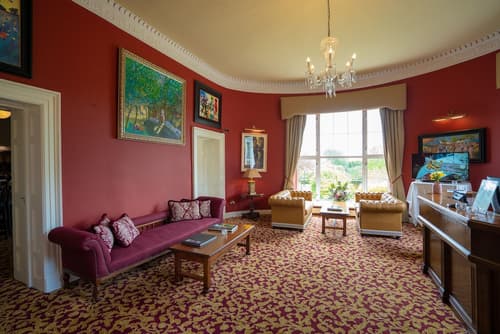 Castle Oaks House Hotel, Reception