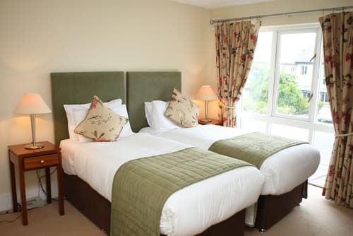 Castle Oaks House Hotel, Room