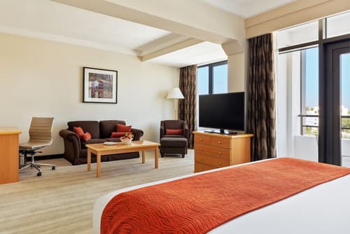 Crowne Plaza Muscat by IHG, Room