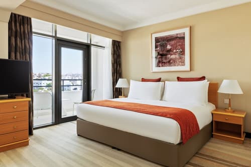 Crowne Plaza Muscat by IHG, Room