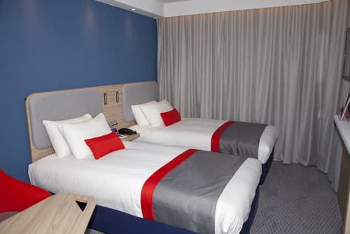 Holiday Inn Express Cardiff Bay by IHG, Room