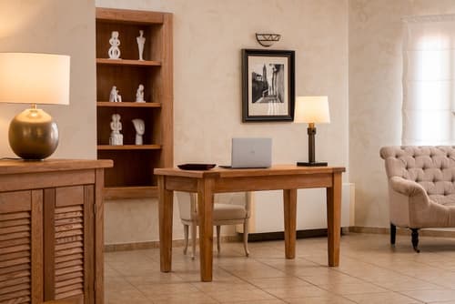 Porto Naxos Hotel, Reception