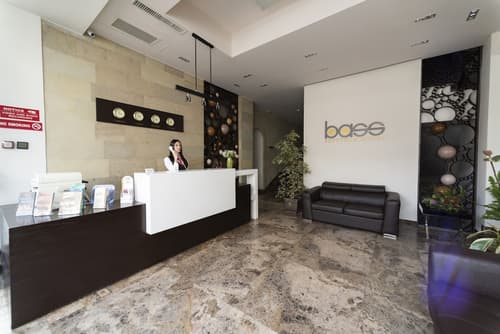 Bass Boutique Hotel, Reception
