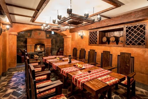 Bass Boutique Hotel, Dining