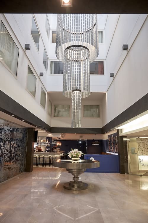 Hotel Metropol, Interior entrance