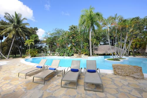 Blue JackTar, Outdoor pool