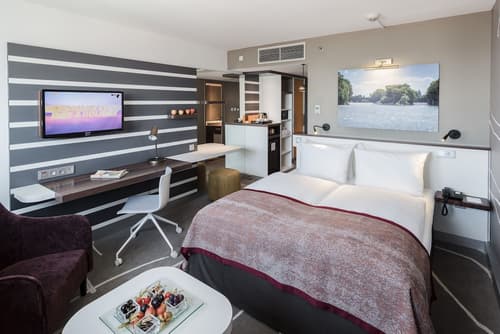 Holiday Inn Munich - City Centre by IHG, Room