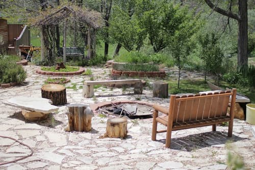 Historic Smith Hotel B&B, Property grounds