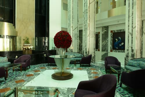 Hotel Marine Plaza Mumbai, Lobby sitting area