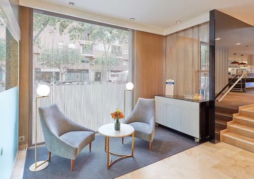 NH Barcelona Les Corts, Reception