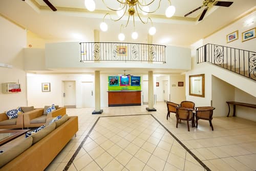 Cairns Queens Court, Lobby lounge