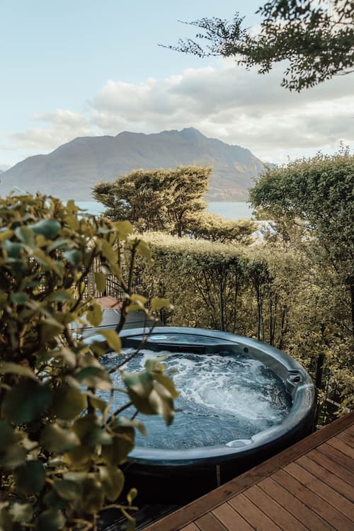 Hotel St Moritz, Queenstown - MGallery, Outdoor spa tub