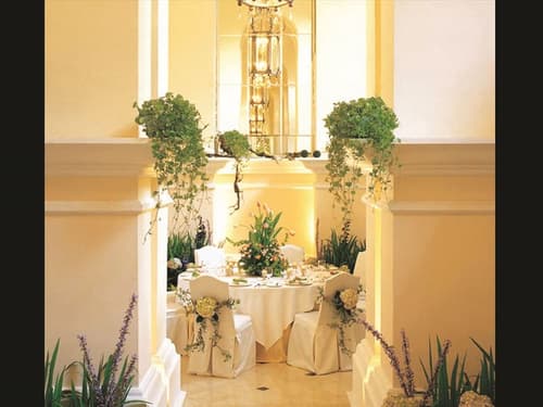 Hotel Gran Mahakam, Dining