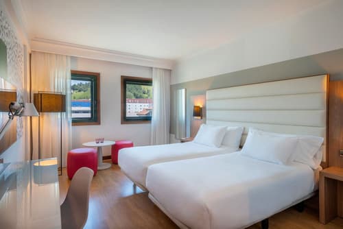 Hotel Santiago Plaza Affiliated by Meliá, Room