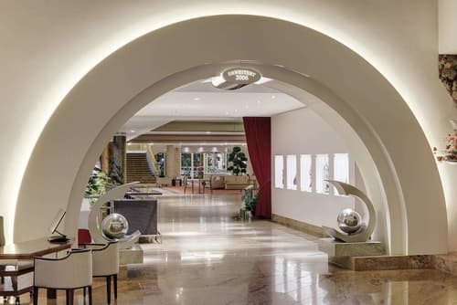 Grand Elysee Hamburg, Lobby