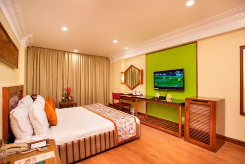 Ambassador Pallava, Room