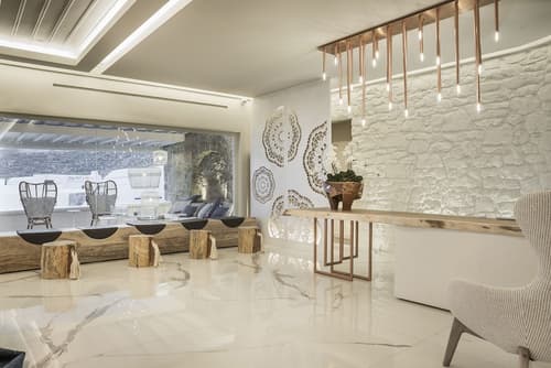 Palladium Hotel, Reception