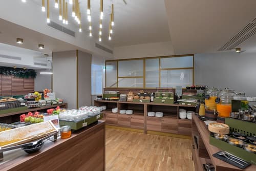 Hotel Tocq, Food and drink