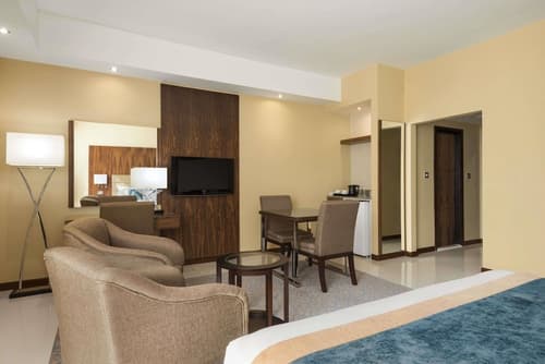 Howard Johnson by Wyndham Abu Dhabi, Room
