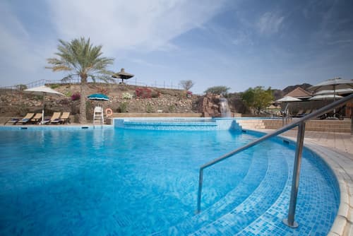 JA Hatta Fort Hotel, Outdoor pool