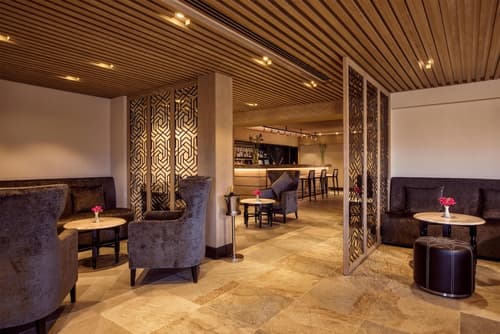 JA Hatta Fort Hotel, Lobby