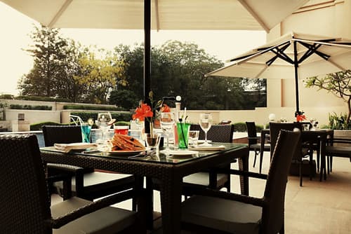 The Metropolitan Hotel and Spa New Delhi, Outdoor pool