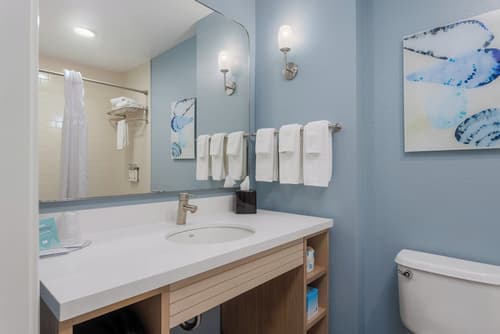 Holiday Inn Resort Pensacola Beach by IHG, Room