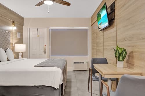 The Garden Hotel & Resort, Room