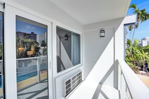 The Garden Hotel & Resort, Balcony