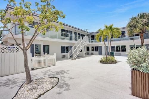 The Garden Hotel & Resort, Room