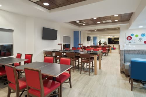 Holiday Inn Express & Suites Nearest Universal Orlando by IHG, Breakfast meal