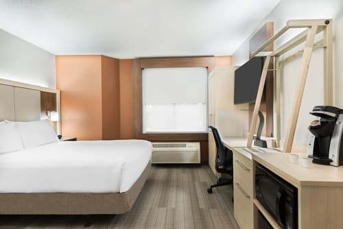 Holiday Inn Express & Suites Nearest Universal Orlando by IHG, Room