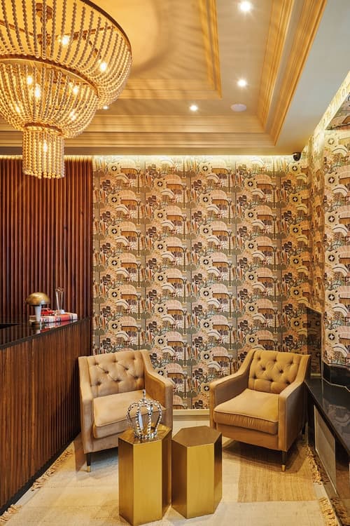 Huttons Hotel, Victoria London, Reception